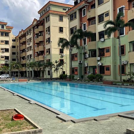 Puteh Homestay Shah Alam Exterior photo