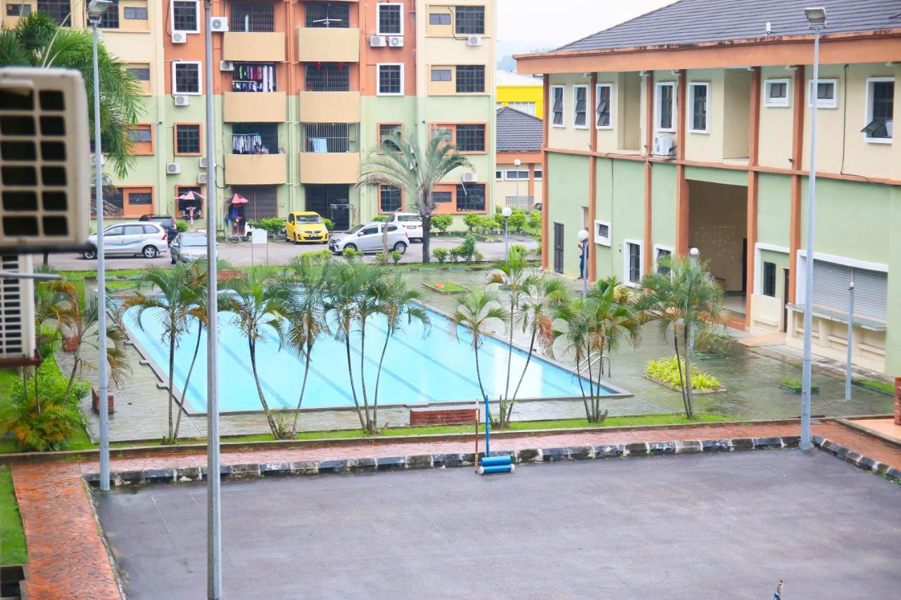 Puteh Homestay Shah Alam Exterior photo